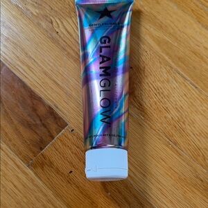 GLAMGLOW Holographic Iridescent Pink & Blue Tube Body Cleanser